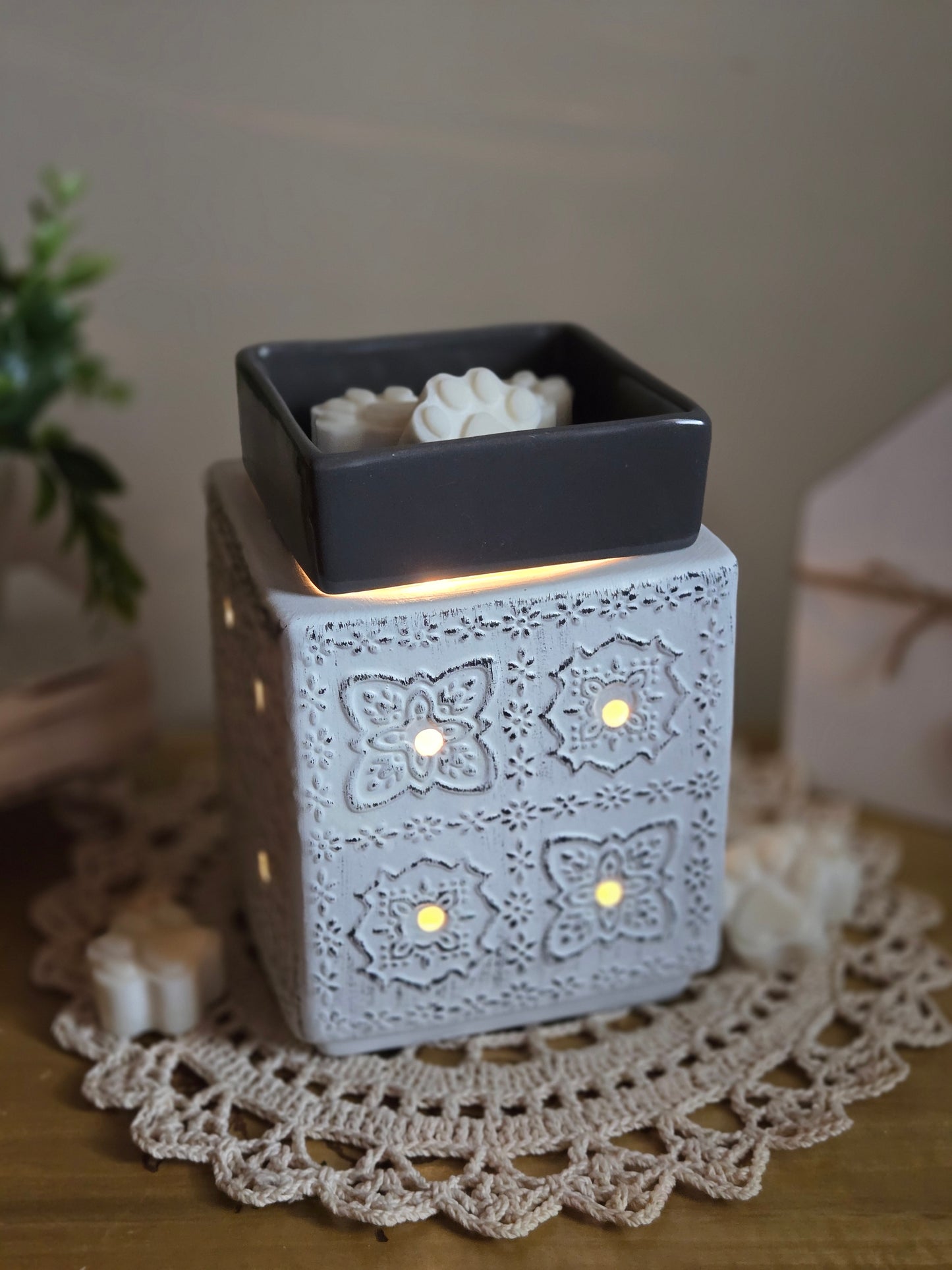 Candle Warmers Etc. Modern Cottage Fragrance Warmer